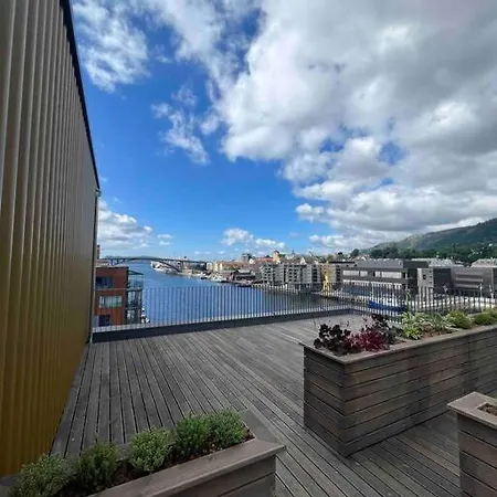 Apartment Sentrums-naer Med Sjoutsikt